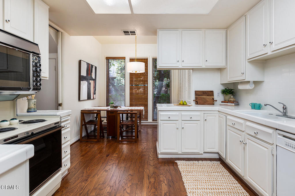 787 S Orange Grove Boulevard