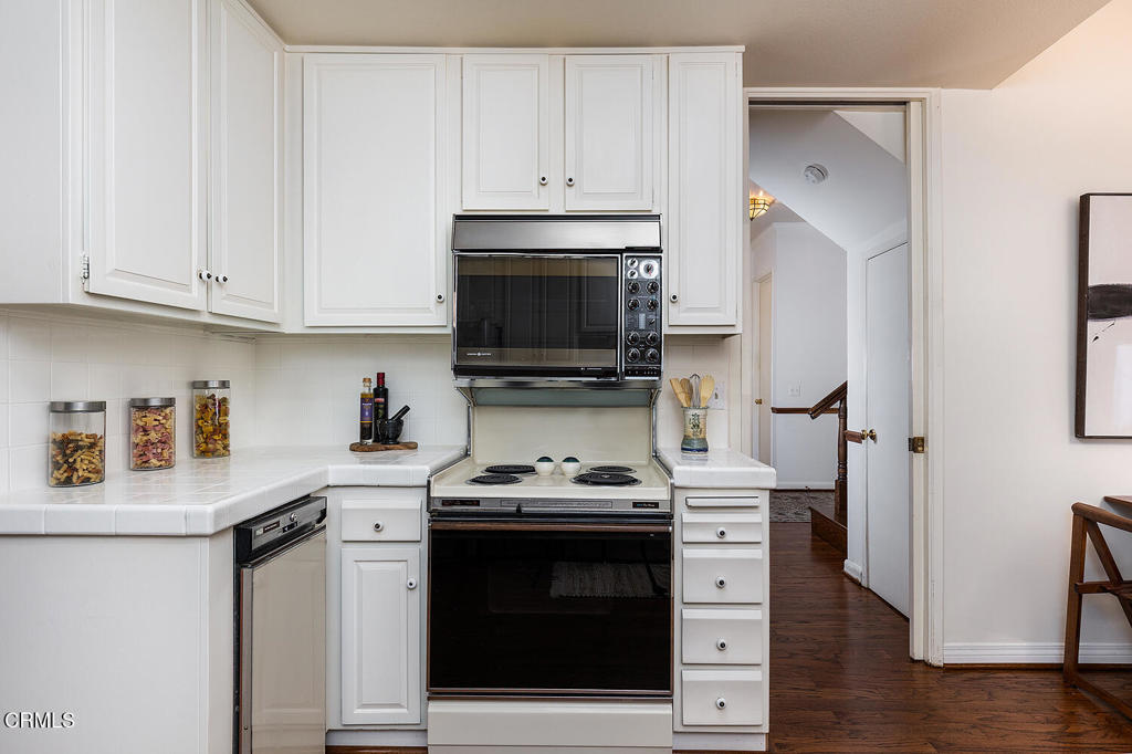 787 S Orange Grove Boulevard