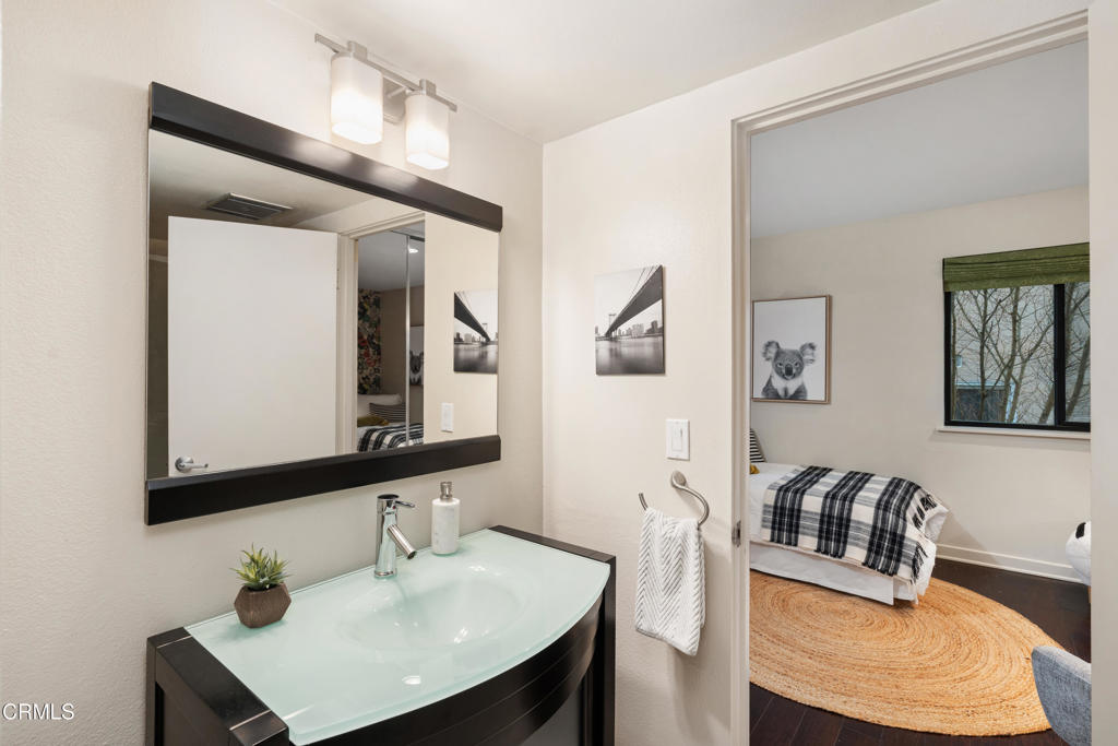 11915 Gorham Avenue 3