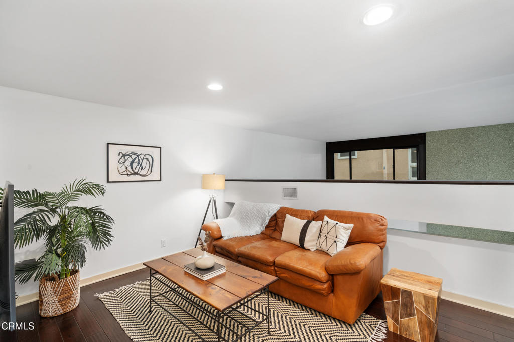 11915 Gorham Avenue 3