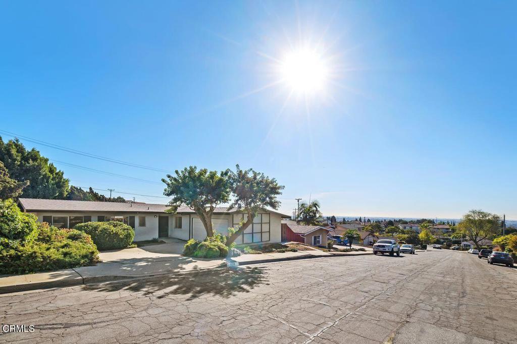 828 Perry Avenue