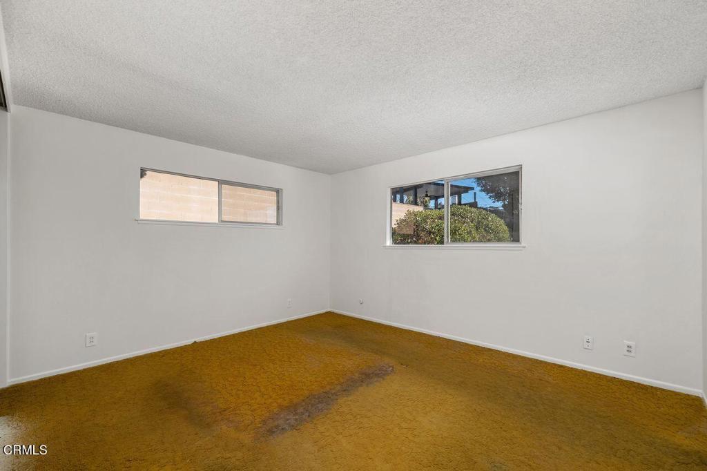 828 Perry Avenue