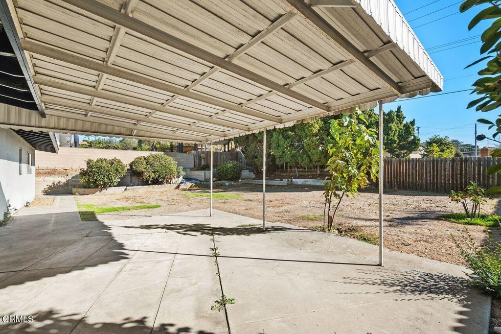 828 Perry Avenue