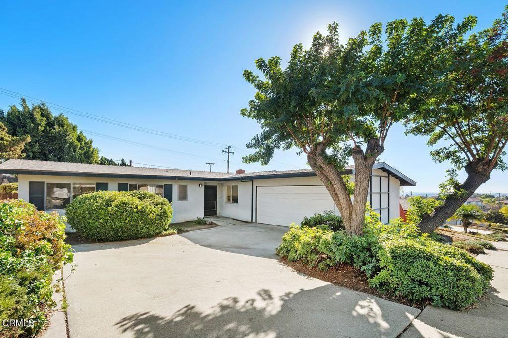 828 Perry Avenue