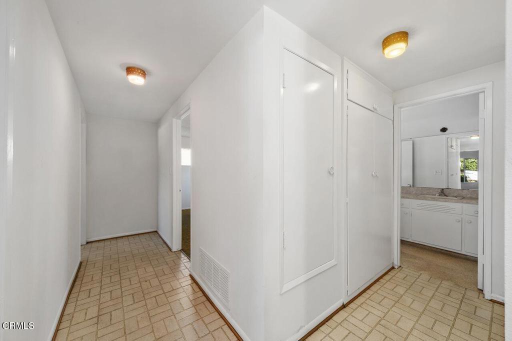 828 Perry Avenue