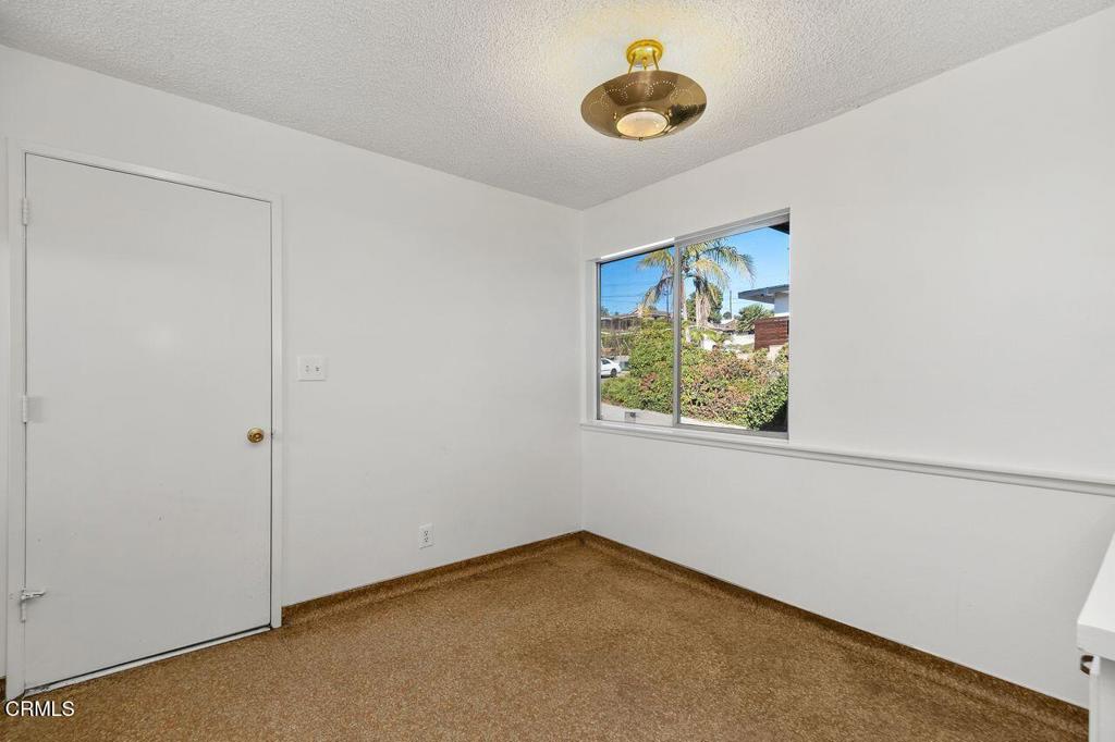 828 Perry Avenue