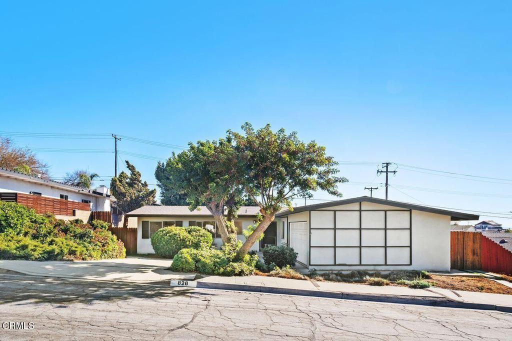 828 Perry Avenue