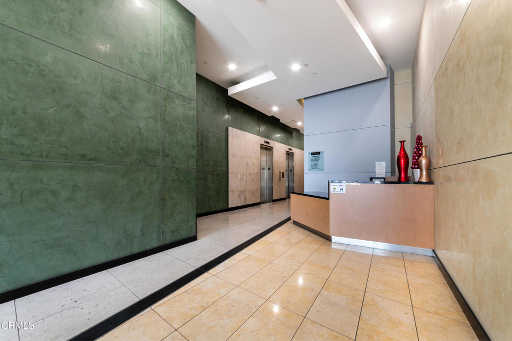 175 S Lake Avenue 401