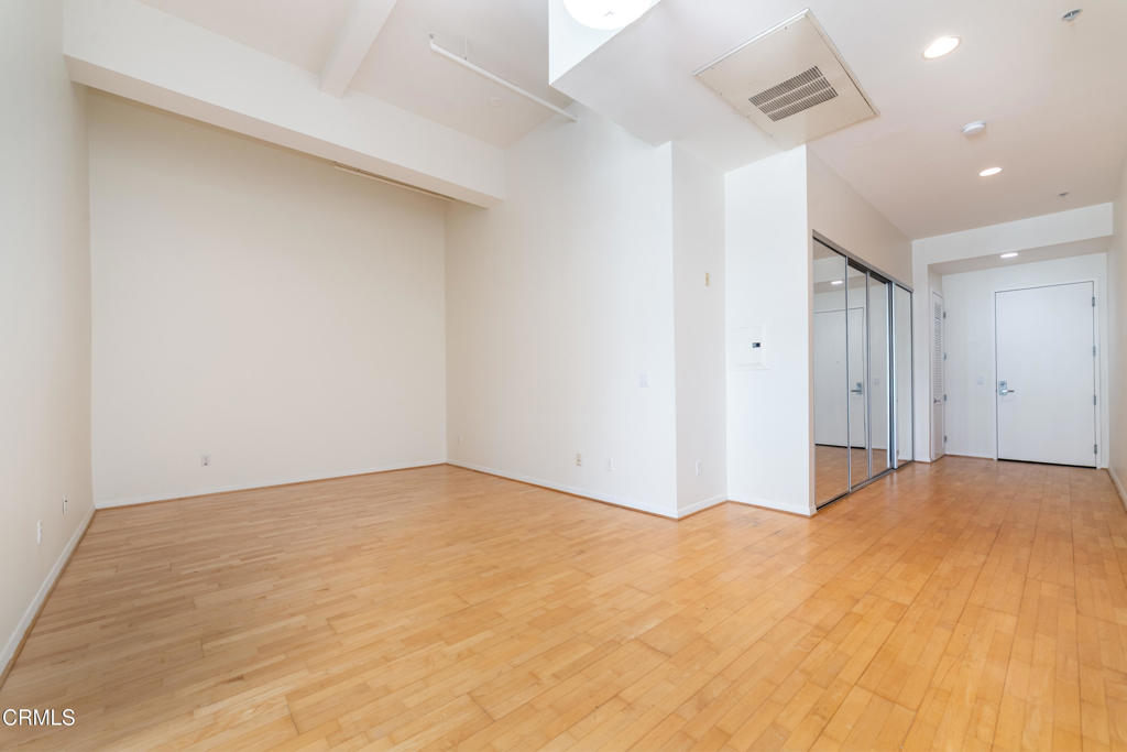 175 S Lake Avenue 401