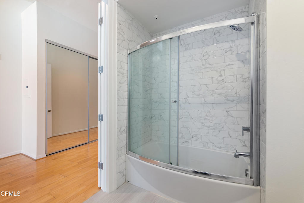 175 S Lake Avenue 401