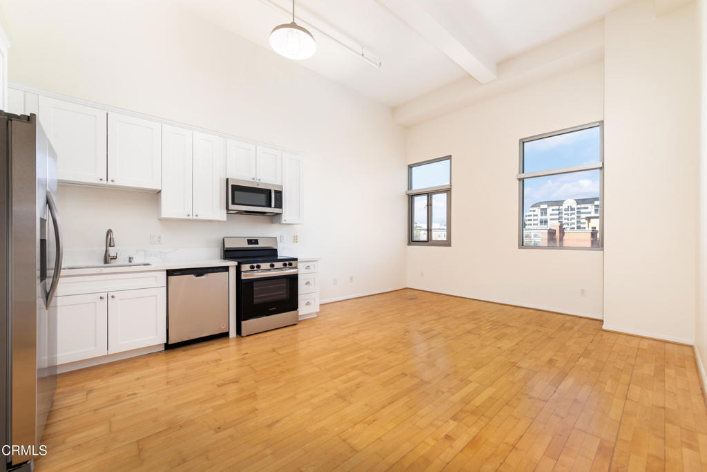 175 S Lake Avenue 401