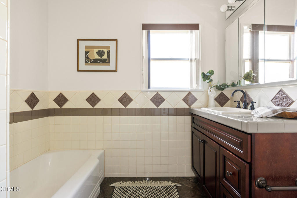 1211 Jeffries Avenue