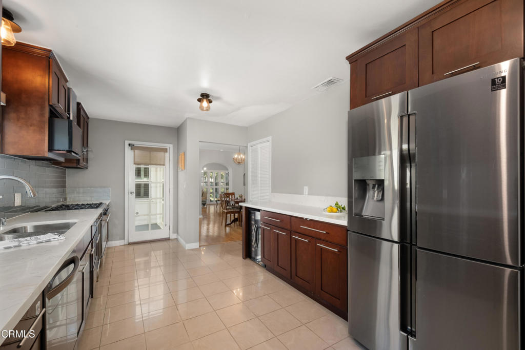 2116 Rose Villa Street