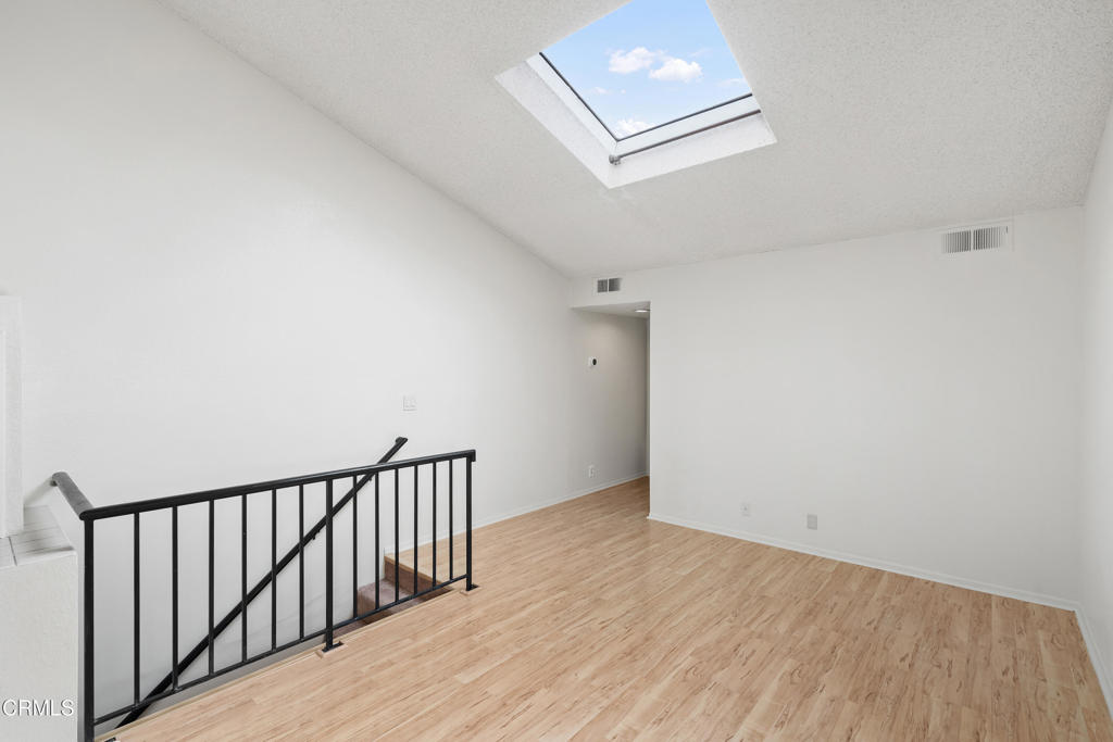 137 N Oak Knoll Avenue N 21