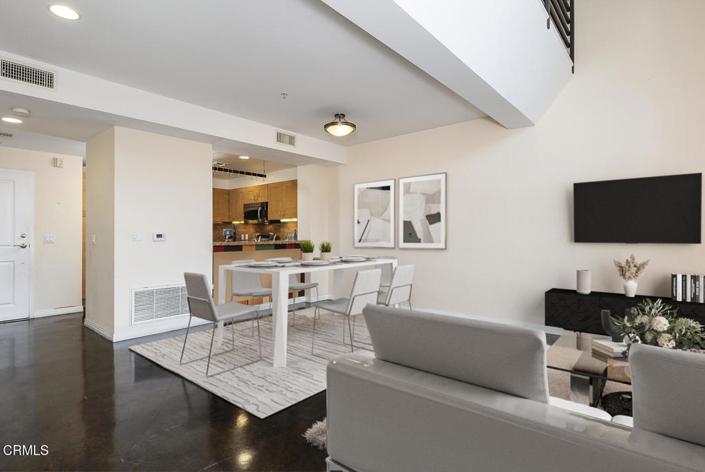 125 N Raymond Avenue 210