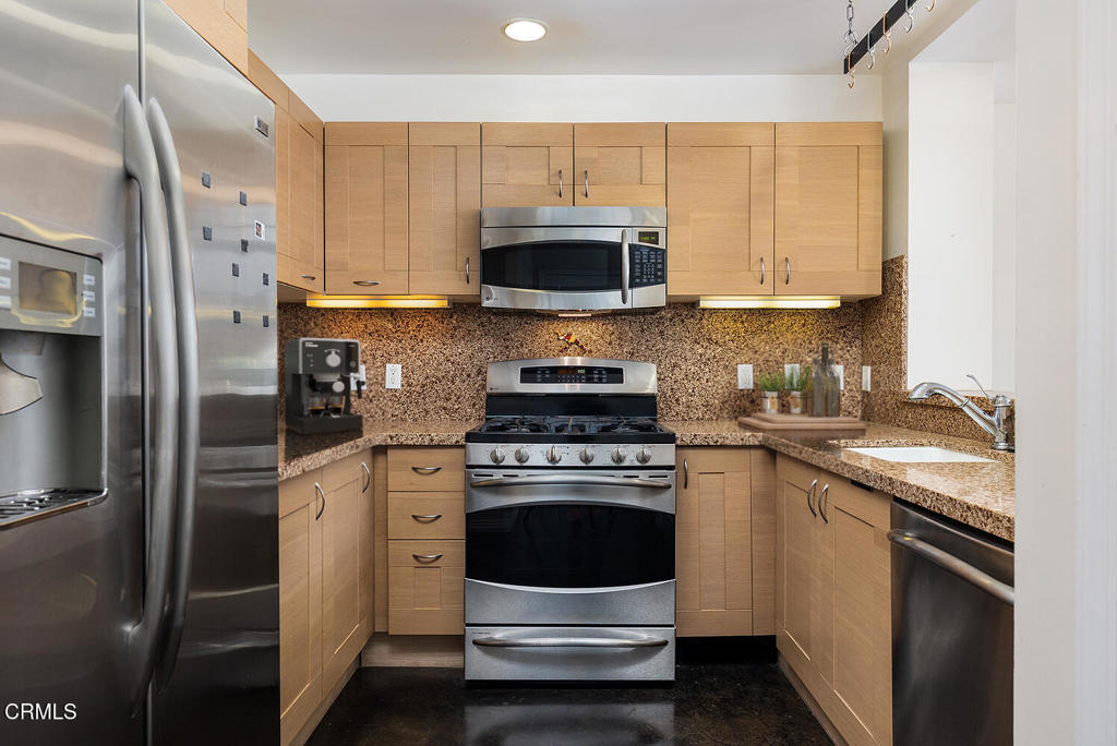 125 N Raymond Avenue 210