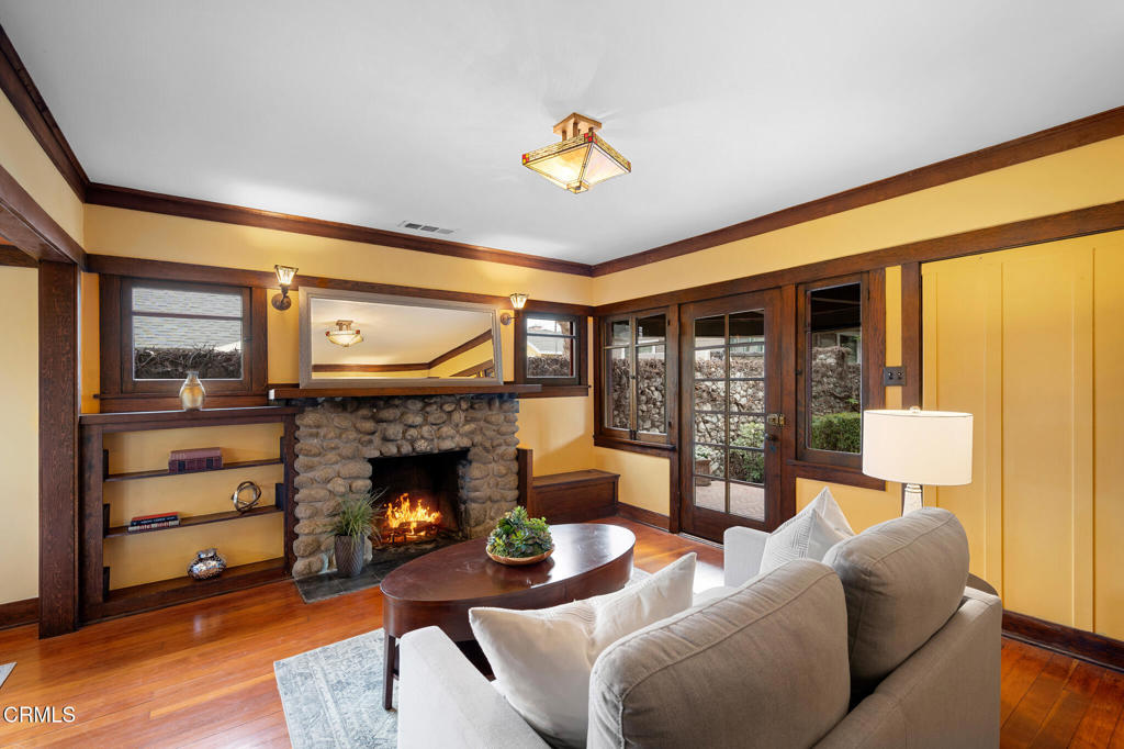 845 847 S Los Robles Avenue