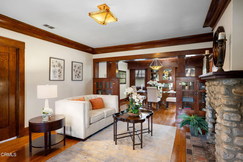 845 847 S Los Robles Avenue