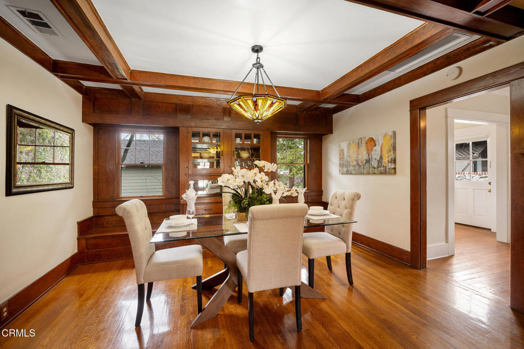 845 847 S Los Robles Avenue