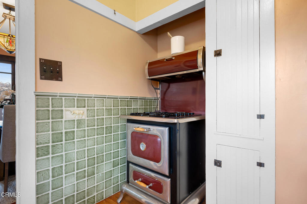 845 847 S Los Robles Avenue