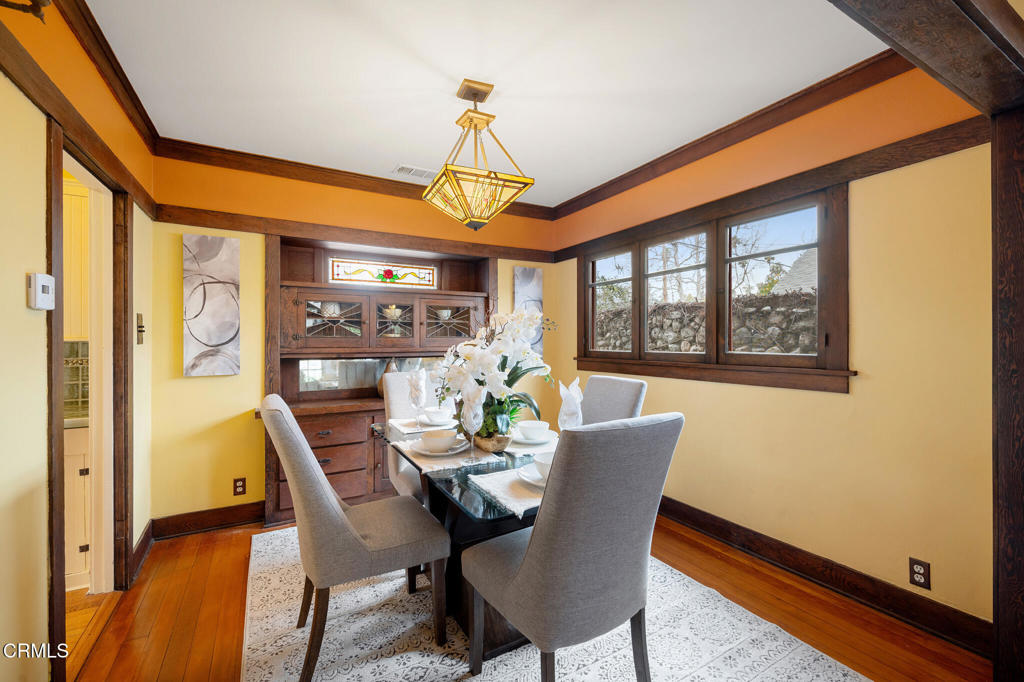 845 847 S Los Robles Avenue