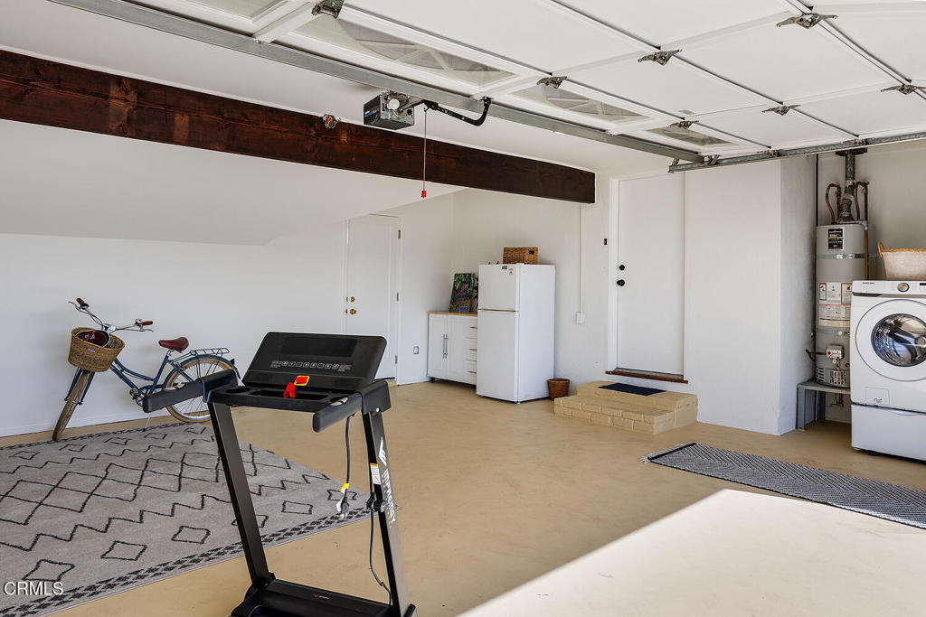 926 S Fuchsia Avenue