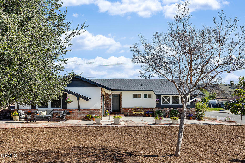 926 S Fuchsia Avenue