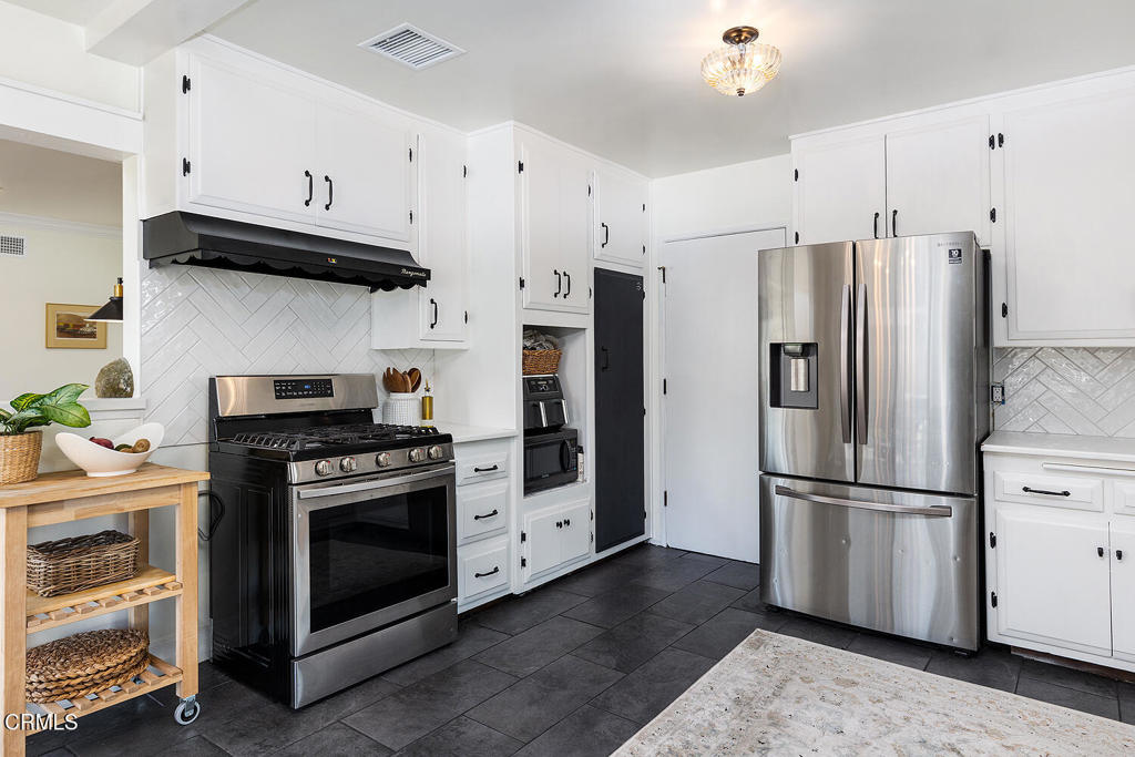 926 S Fuchsia Avenue