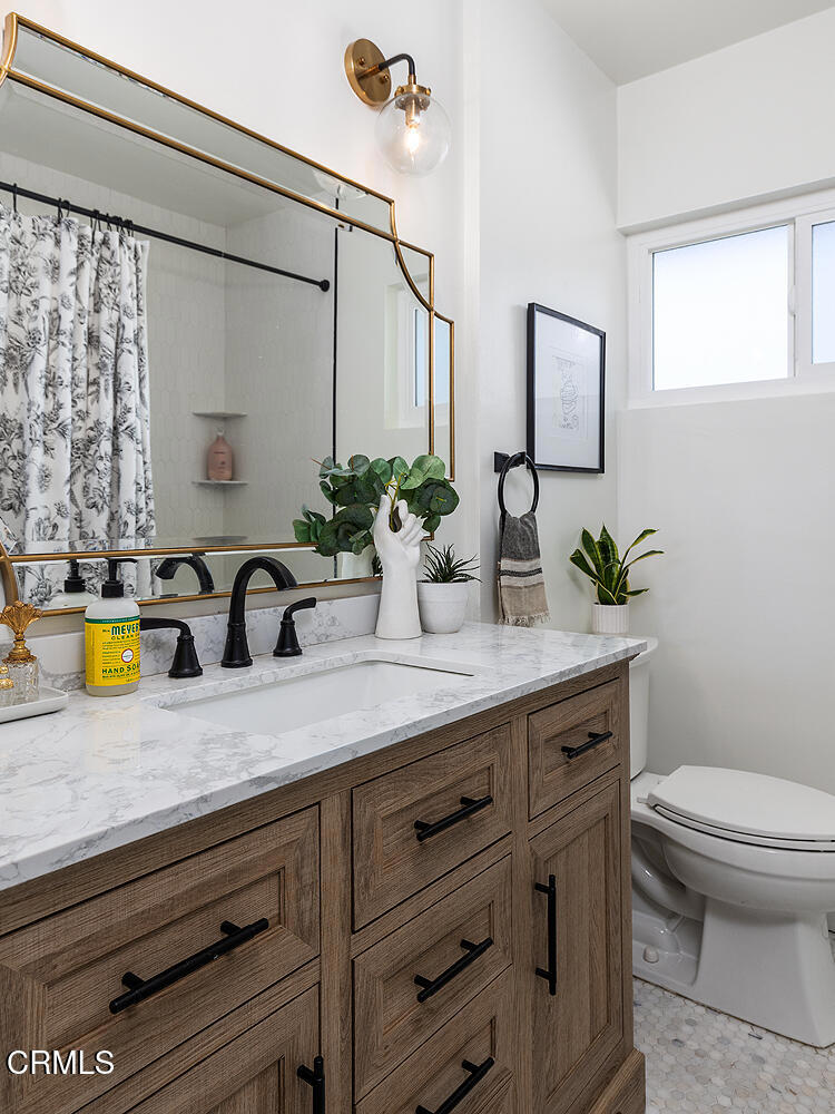 926 S Fuchsia Avenue