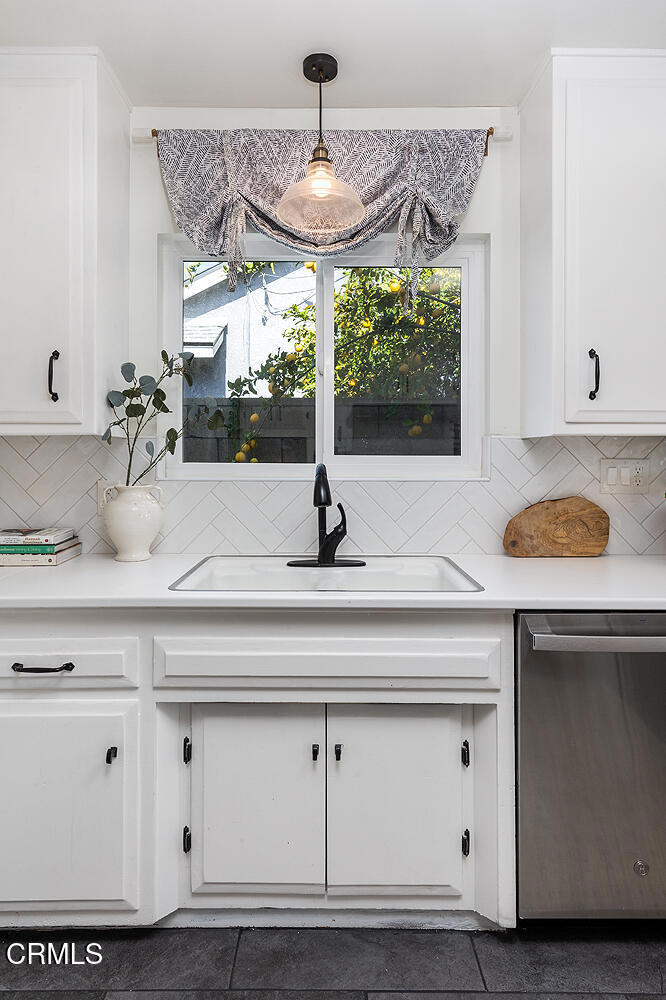 926 S Fuchsia Avenue