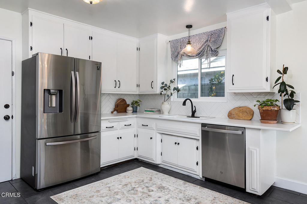 926 S Fuchsia Avenue