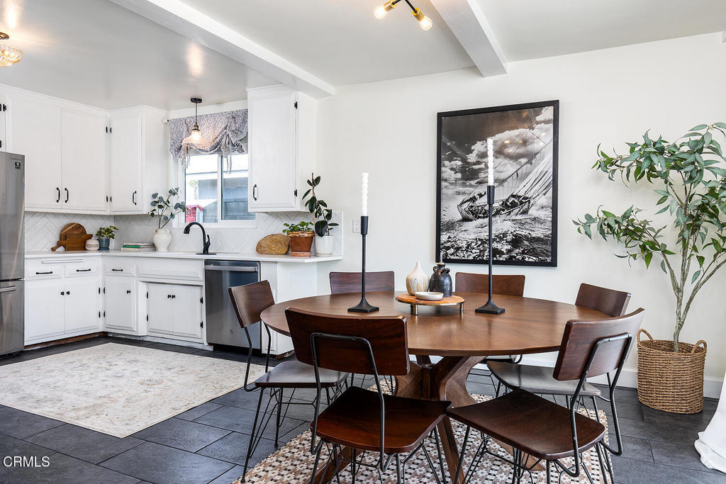 926 S Fuchsia Avenue