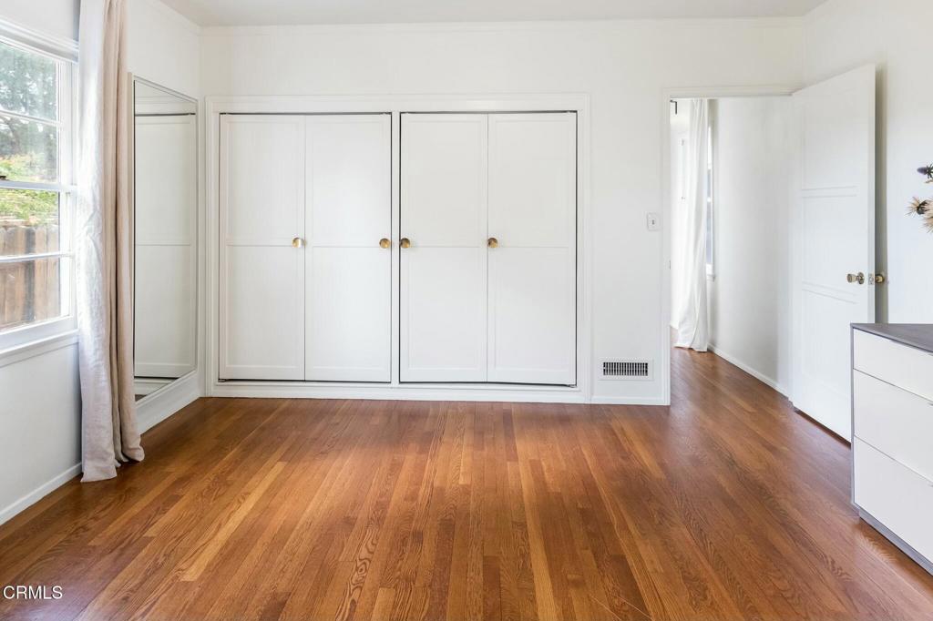 2080 N Grand Oaks Avenue