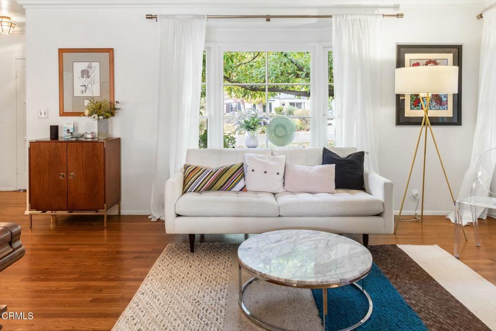 2080 N Grand Oaks Avenue