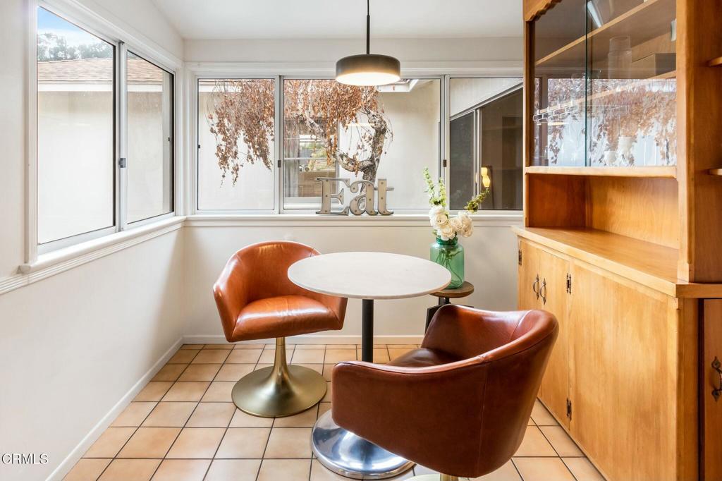 2080 N Grand Oaks Avenue