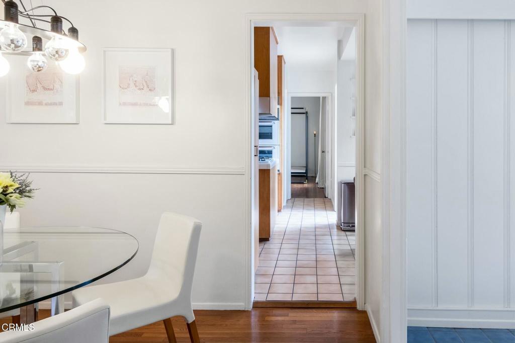 2080 N Grand Oaks Avenue