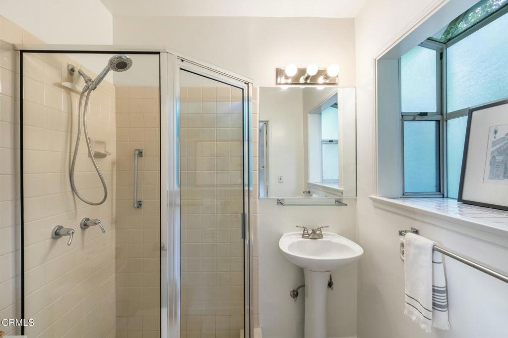 2080 N Grand Oaks Avenue