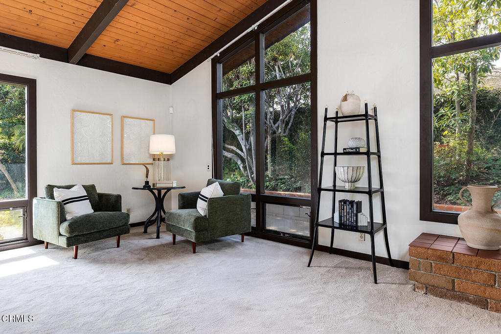 1340 Oak View Avenue