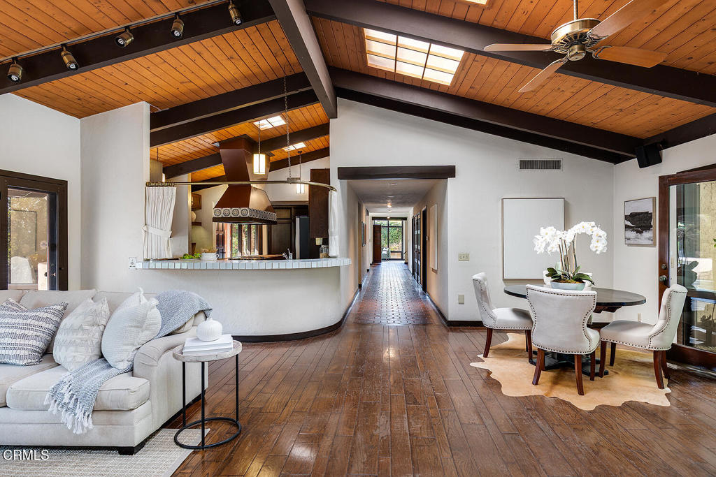 1340 Oak View Avenue