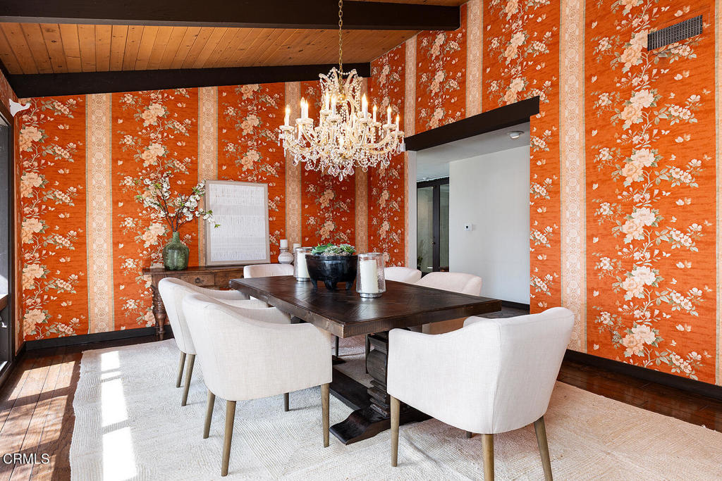 1340 Oak View Avenue