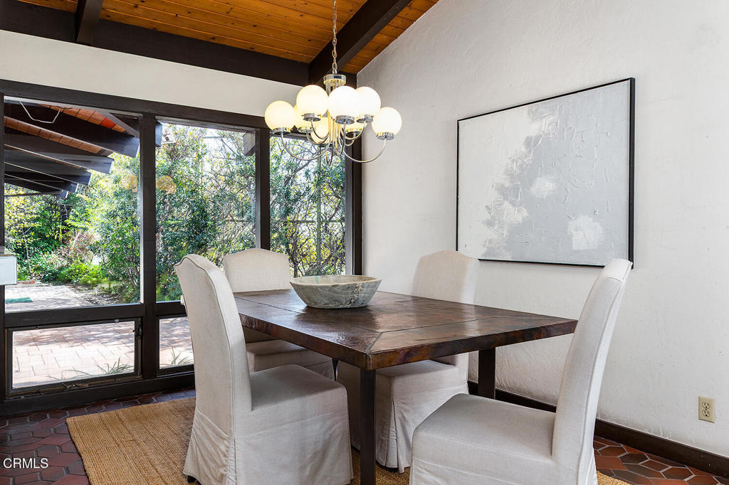 1340 Oak View Avenue