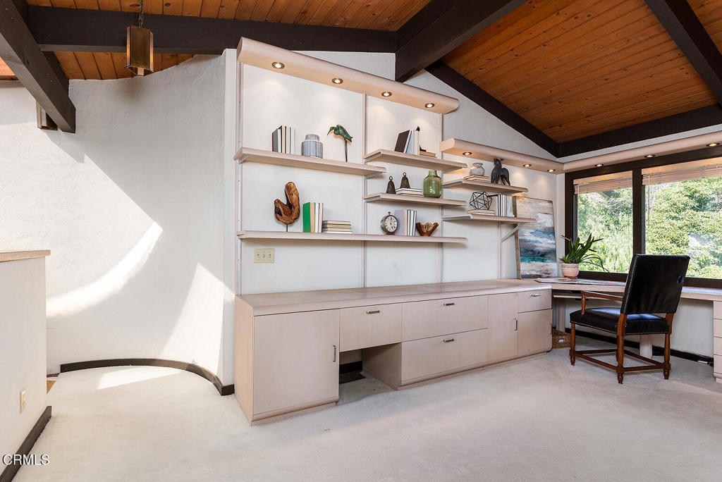 1340 Oak View Avenue