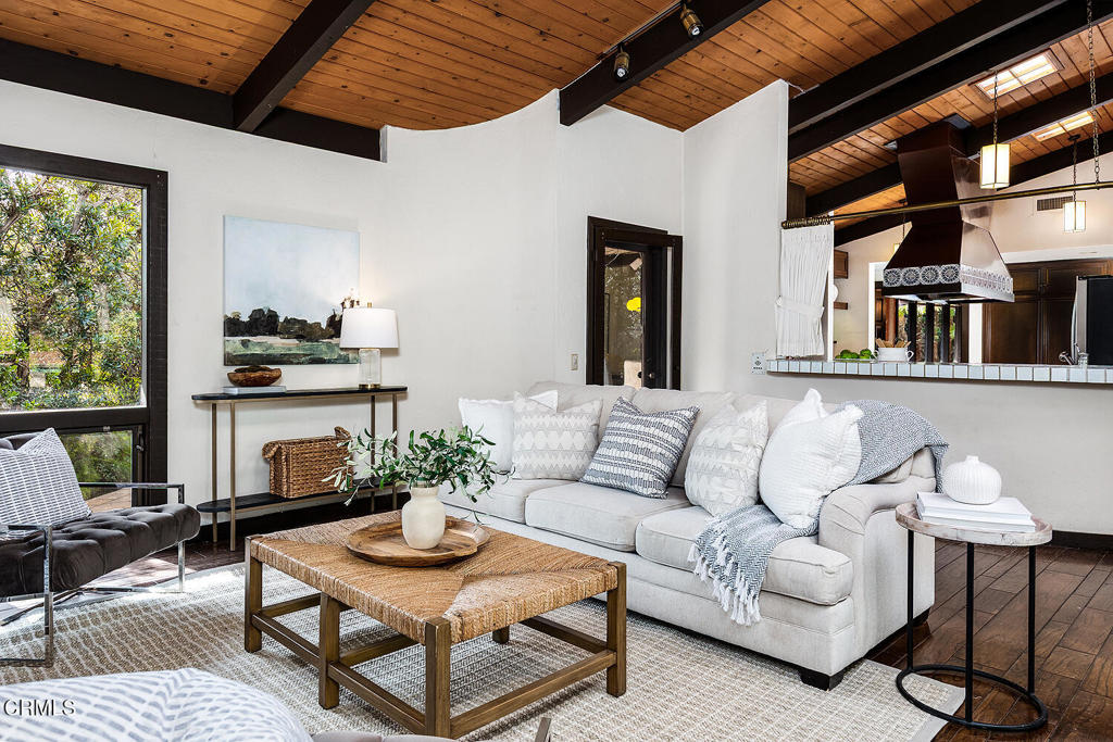 1340 Oak View Avenue