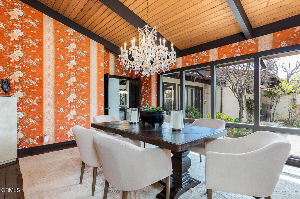 1340 Oak View Avenue