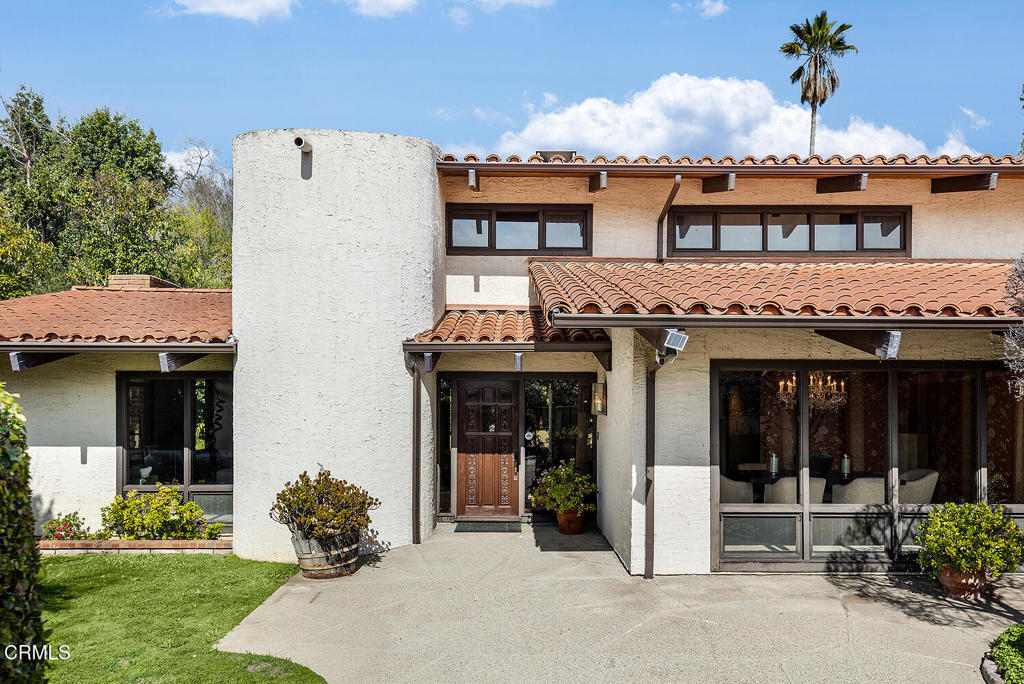 1340 Oak View Avenue