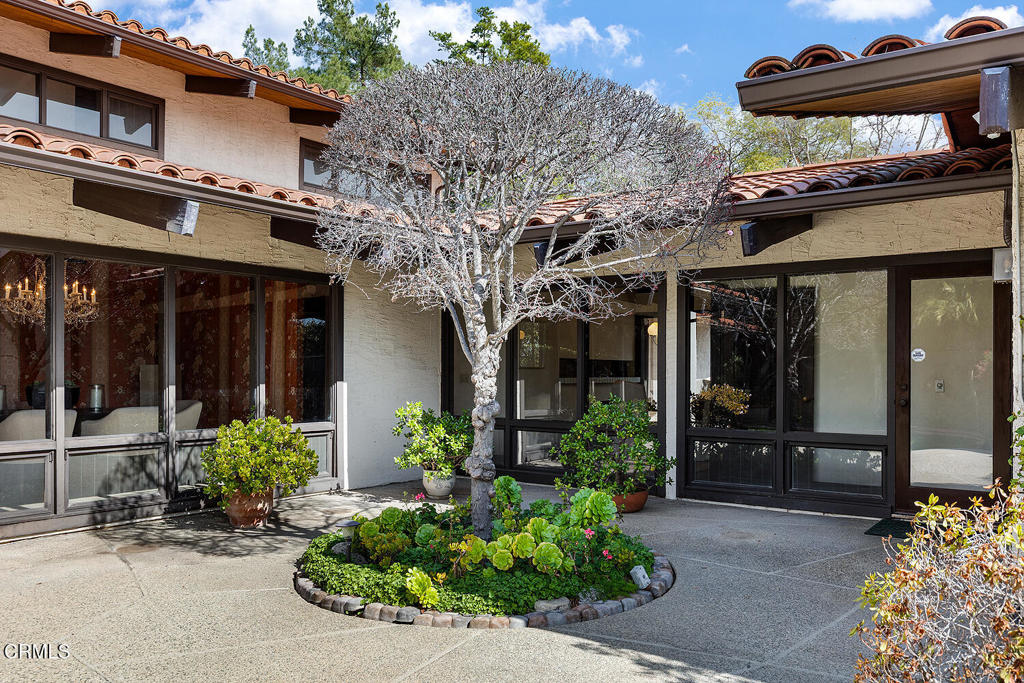 1340 Oak View Avenue