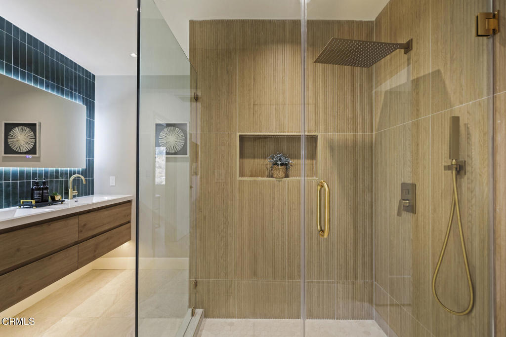 1780 N Altadena Drive