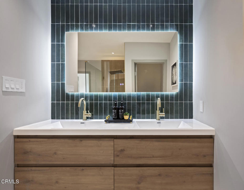 1780 N Altadena Drive