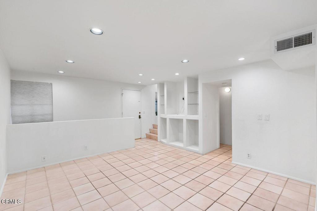 116 N Chapel Avenue E