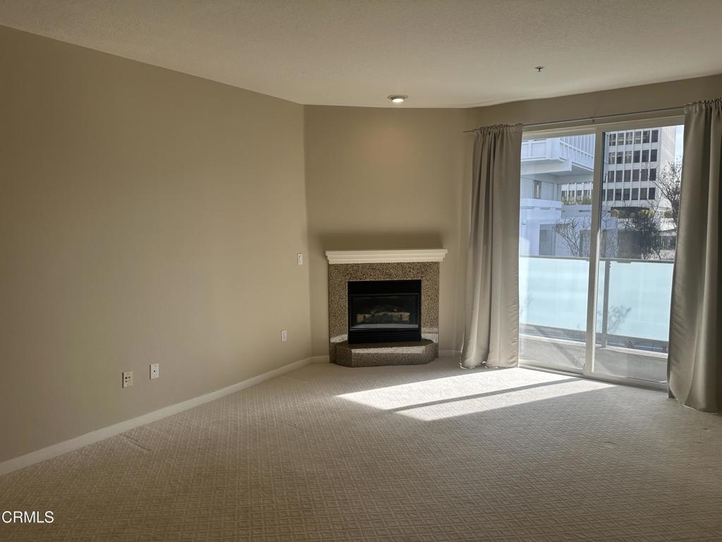 160 S Hudson Avenue 215